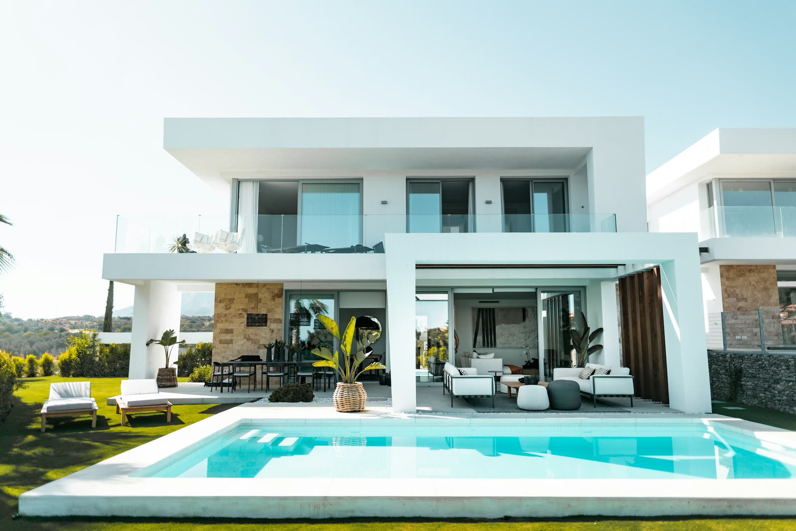 Private Villas & Residences